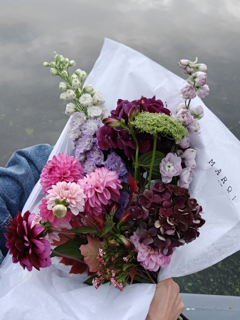 Seasonal bouquet- Medium